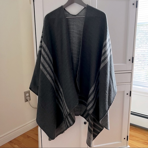 Reversible Poncho - Picture 2 of 2